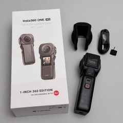 insta 360 one rs 1 inch camera