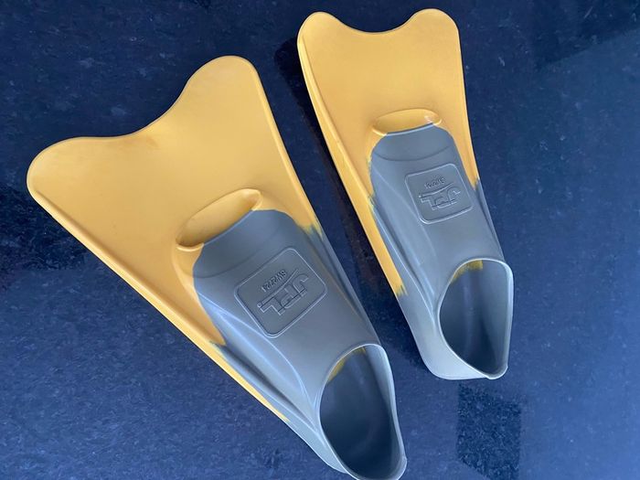 Swim flippers size 5