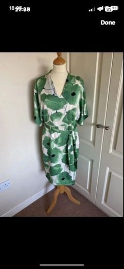 Phase Eight floral dress NWOT SIZE 12