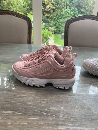 Girls / womens pink filas