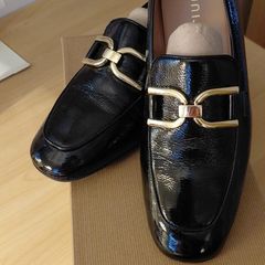 Unisa Ladies black patent shoes Size 41