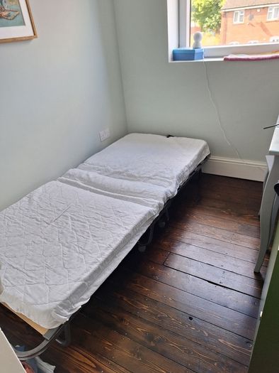 Fold up guest bed