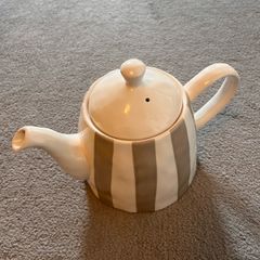 tea kettle