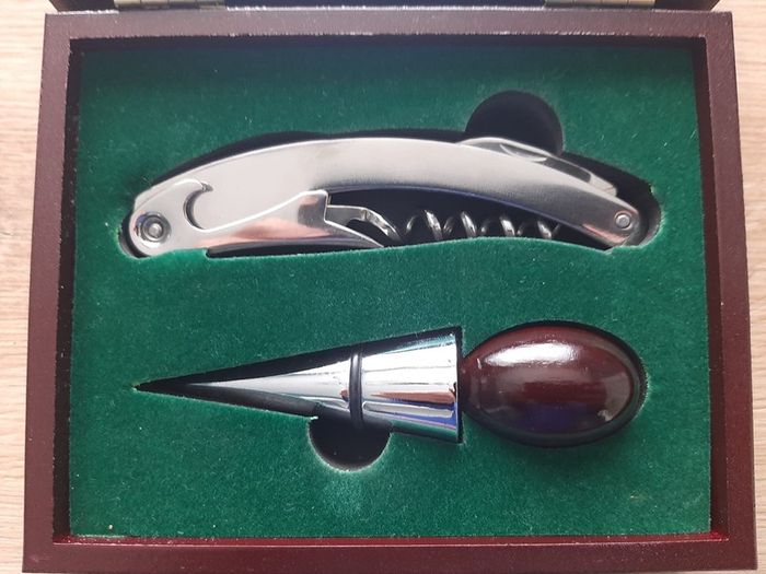 Bottle Opener & Wine Stopper Set