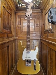 Squier Stratocaster Custom