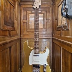 Squier Stratocaster Custom
