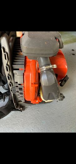 Husqvarna 570BTS leaf blower