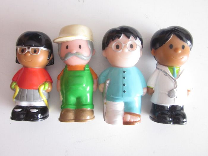 ELC Happyland x4 Figures