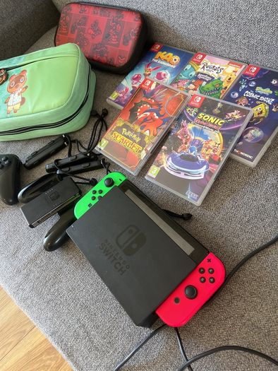 Nintendo Switch  - Pro Controller + 5 Games