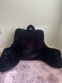 Reading pillow