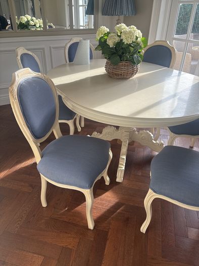 Dining table and 6 chairs