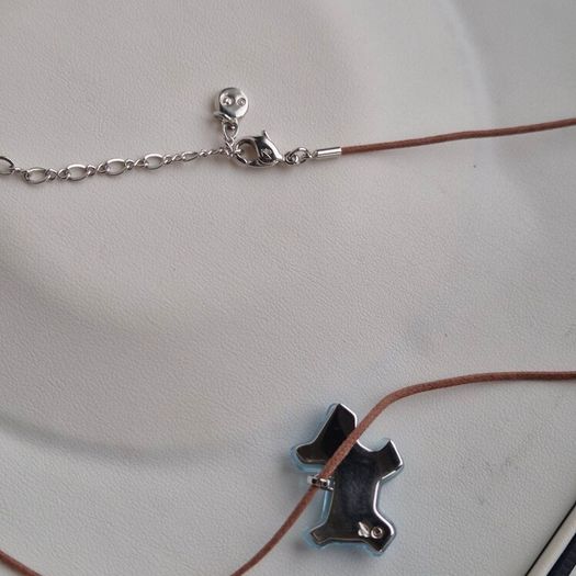 Swarovski crystal blue dog corded necklace very good condition