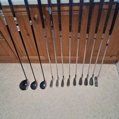 Golf Clubs. Complete Set Of Mens Right Handed Golf Clubs. Collect In Dublin Or Receive Via Post.