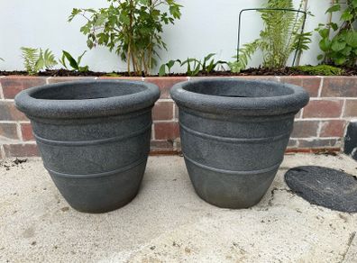 2 large plastic pots