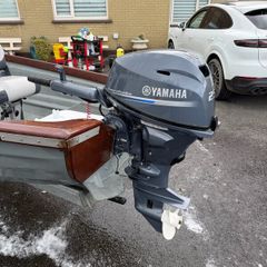 25 hp Yamaha 4 stroke outboard