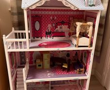 Barbie doll house