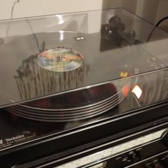 Class Technics SL-2000, full manual turntable. Legend brushless motor.