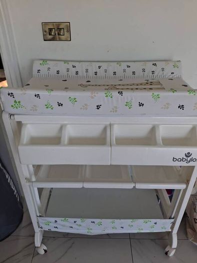 baby changing table