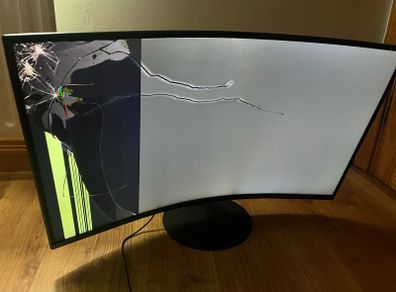 32'' Curved Monitor - Damaged Screen