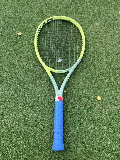 Head Extreme MP Tennis Racket