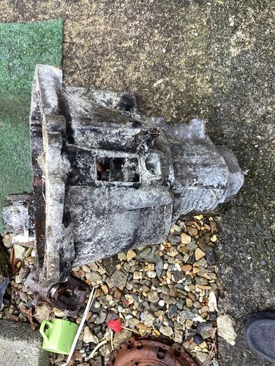 Gearbox for Reconditioned. Citroen Berlingo, Peugeot Partner, 1.6HDi Diesel Engine, with 5 speed gearbox (Suits 2010 - 2018 Models.)