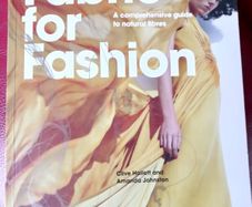 Fabric for Fashion / A comprehensive guide to natural fibres / Clive Hallett & Amanda Johnston / 2010