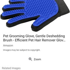 Dog grooming gloves