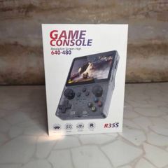 Retro R35S 64G Video Game Console Linux System 3.5 Inch IPS Screen R35s boxed