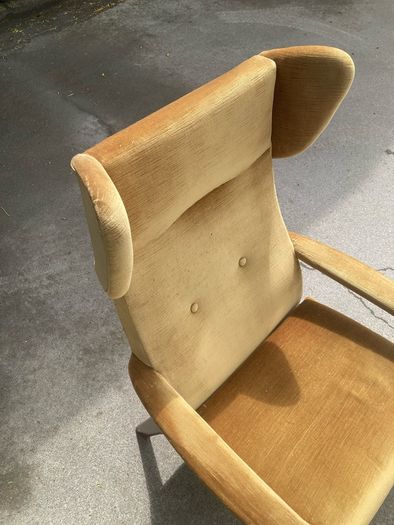 Parker Knoll PK1071 Wingback Armchair - Warehouse and Showroom Open Saturday  8th August 12 till 4pm Eircode R95T227