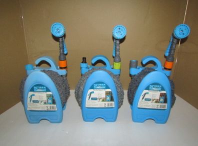 Flexible hose including wall holder