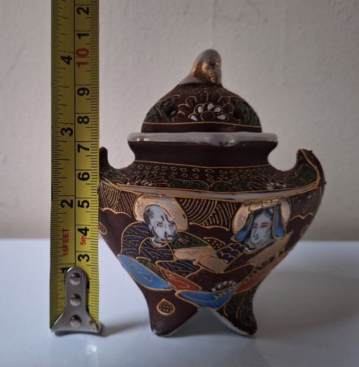 SALE!  Vintage Hand Painted Japanese Porcelain Vessel