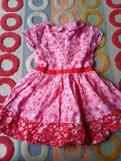Beautiful Yumi girl pink flowery dress
