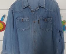 Jeans shirt size fits 7/8 years old