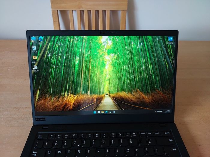 Lenovo ThinkPad X1 Carbon Gen 8 | 10th Gen | Core i5 10310U  | 16gb Ram | 256GB NVMe | 14" | Windows 11