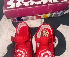 Shoes size 25