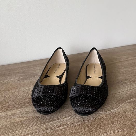 Ladies black satin pumps