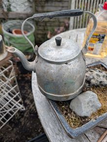 Garage Sale: Vintage Tea Pot