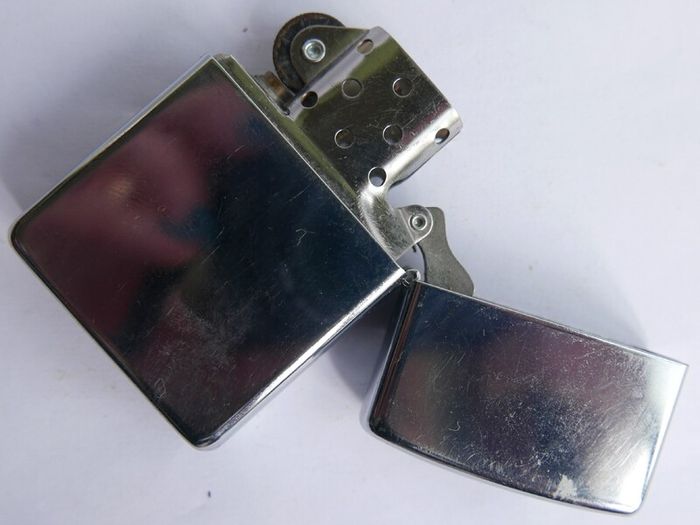 2007 Zippo Cabelas World's Foremost Outfitters Lighter