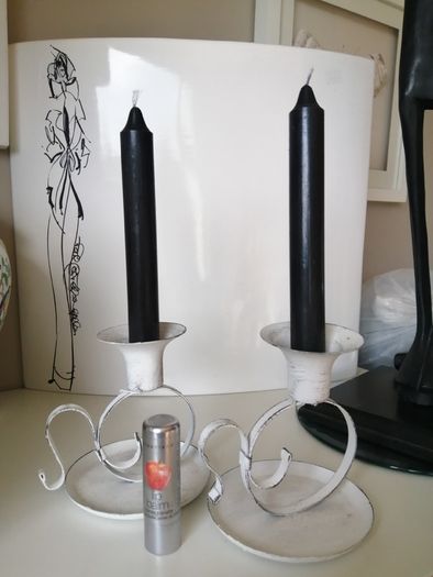 2 Candle Holders