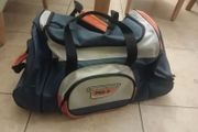 holdall bag travel bag on wheels