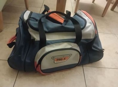 holdall bag travel bag on wheels