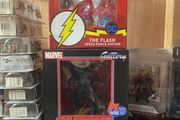 Exclusive Marvel / DC Figures