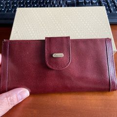 Burgundy leather wallet, Renwick
