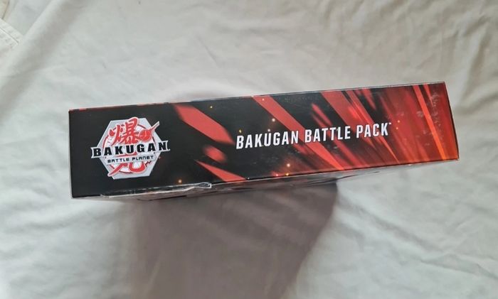 bakugan battle pack aquos nobilious- darkus krakelios brand new sealed