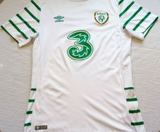 2016/17 Republic Of Ireland Umbro Away Jersey Size M Adults