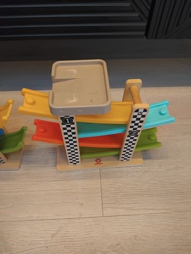 Car tracks