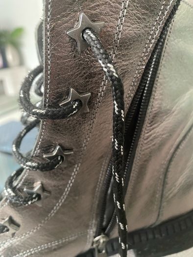 Boots Cinders Shoe Heaven size 40