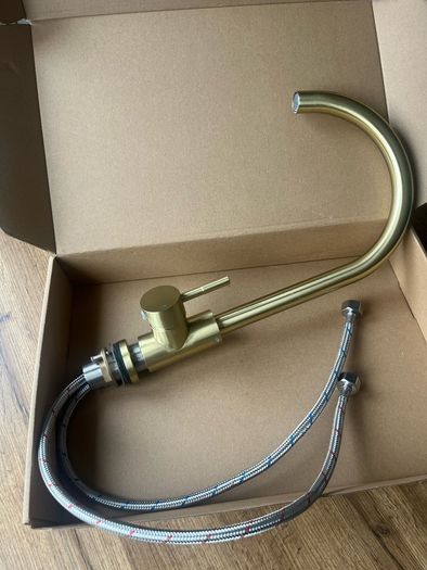 Gold kitchen sink tap