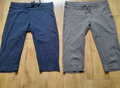 2 pairs of ladies 3/4 lenght shorts