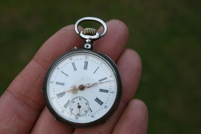 Antique Pocket Watch Mechanical Movement (in working order)